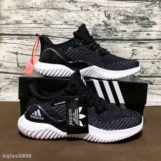 Adidas men's and women's sports shoes Adidas รองเท้ากีฬาผู้ชายและผู้หญิงใหม่เทรนด์ลำลองระบายอากาศคู่กีฬารองเท้ากีฬาวิ่งส