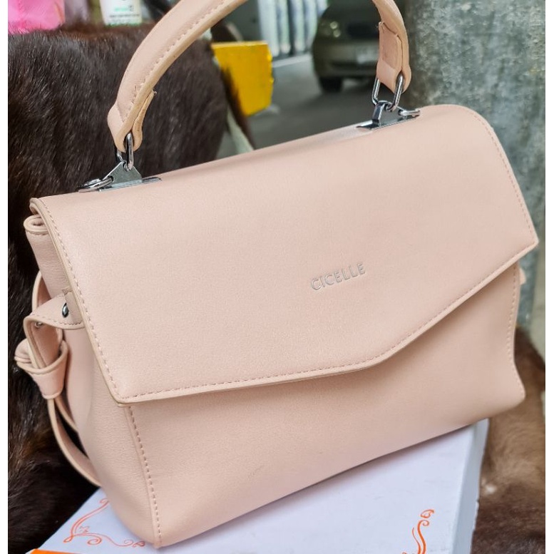 กระเป๋าถือ CICELL สีชานม