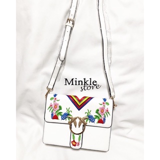 พร้อมส่ง✅ White M กระเป๋าสะพายข้าง กระเป๋าถือ สีขาว👛👝👜 กระเป๋าสตางค์ กระเป๋า แฟชั่น ผู้หญิง