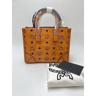 mcm München Tote in Visetos  19.0 x 24.0 x 11.0 cm  96 cm to 112 cm strap length, Handle drop: 7 cm