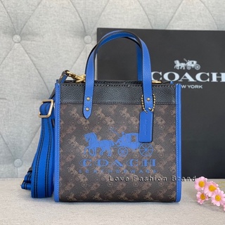 👑ผ่อน0%~แท้100%👑C8456 กระเป๋าสะพาย Coach Field Tote 22 With Horse And Carriage Print And Carriage Badge