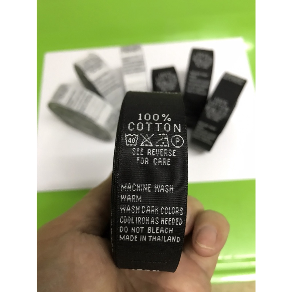 ป้ายทอ ป้ายติดคอเสื้อ 100%cotton พื้นขาว&ดำ ซักแล้วไม่หลุด ขายยกม้วน(300ชิ้น)