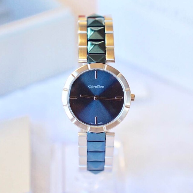 (ผ่อน0%) นาฬิกา CALVIN KLEIN Edge Blue Dial Large Studded Ladies Watch Item K5T33T4N  สายสเตนเลส สีน้ำเงิน