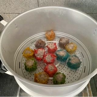(1กิโล)เกี๊ยวชมพู-ตัดเหลี่ยม-แผ่นบาง-เหนียวนุ่มห่อง่าย