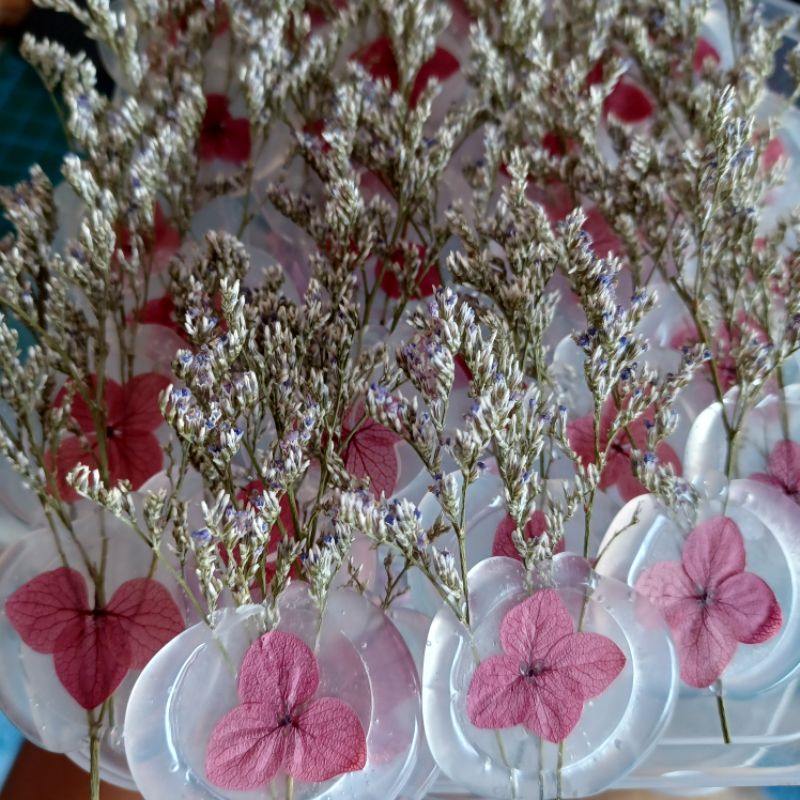 ตราประทับครั่งแบบสำเร็จ สีใส ประดับดอกไฮเดรนเยีย และกิ่งแคสเปีย 5 ชิ้น 30 บาท - รูปที่ 3