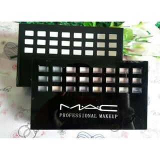 พาเลทแต่งหน้า Mac Professional Makeup 
(Smoky look collection) 