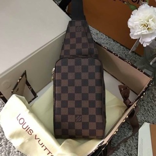 ✅กระเป๋าคาดอก Louis Vuitton