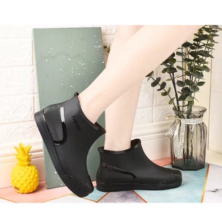 รองเท้าบูทสั้นกันฝน บูทกันน้ำ สูง11.5cm YL-2198