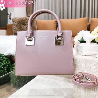 GUESS WOMAN CROSS BODY BAG ของแท้ ราคาถูก