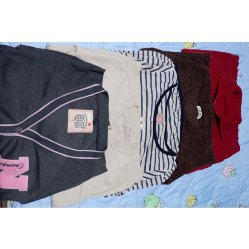 A05 เสื้อแขนยาว มือสอง (ไม่มีตำหนิ) รอบอก 36 ยาว 22 นิ้ว