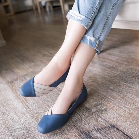 ELSIE (Steel Blue&amp;Beige) - รองเท้าทรง flat สีทูโทนรุ่นใหม่ล่าสุด