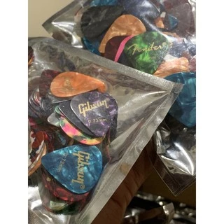 🎸หมดแล้วหมดเลย🔥ราคาส่ง100ชิ้น🔥✅💯🇹🇭ยกถุง100ชิ้นGibson/Fender/Alice pick กีตาร์ไฟฟ้ากีตาร์โปร่ง PICK