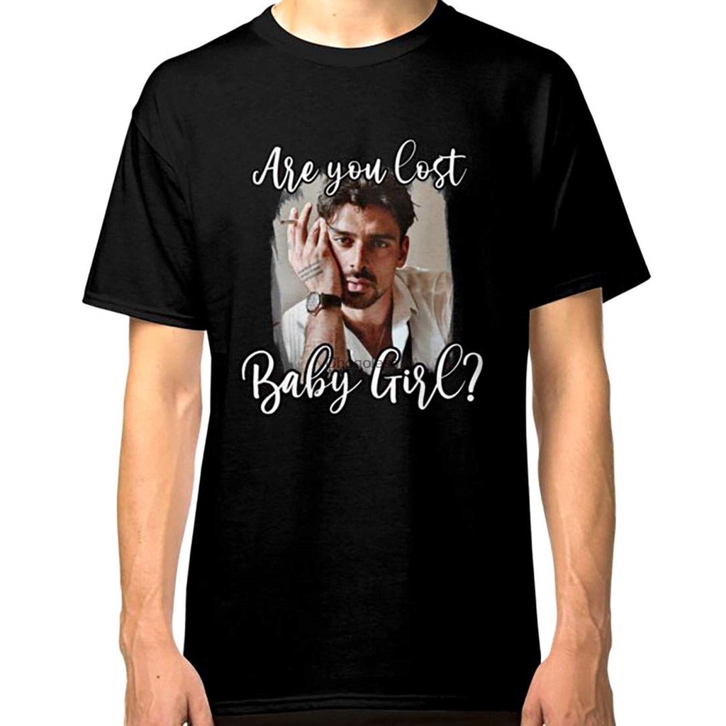 เสื้อยืดสีดำ ออกแบบจากภาพยนตร์ "365 Dni" แสดงโดย Laura Poland