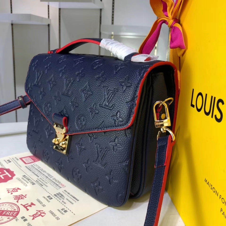 lv pochette metis blue