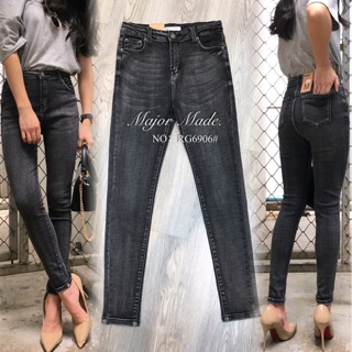 กางเกงยีนส์ขายาวสไตล์ ZARA สีมาใหม่ เทาฟอกสีเท่มาก ทรงเอวสูงใส่สวยเป๊ะเว่อร์จริงๆตัวนี้  เรียบๆแต่สีดูมีสไตล์มากค่ะ