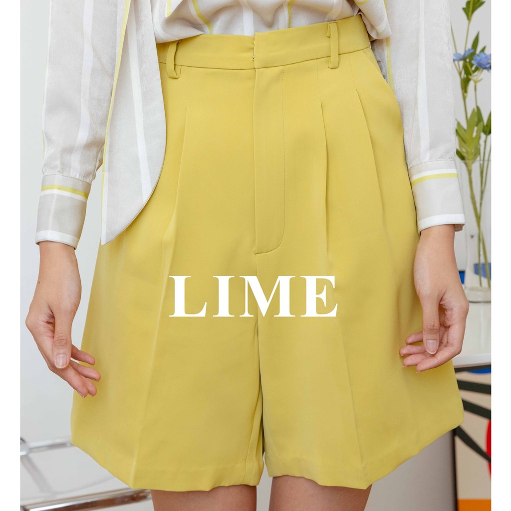 Front Nine : Riley Shorts กางเกงขาสั้น ทรงยาว แต่งจีบหน้า ตะขอและซิปหน้า