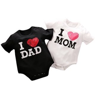 🇹🇭 พร้อมส่งที่ไทยจ้า 🇹🇭 I ❤️ Mom &amp; I ❤️ Dad ชุดบอดี้สูทสำหรับน้องแรกเกิดถึงขวบครึ่ง