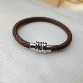 nn_braceletสายรัดข้อมือ RASTACLAT รหัส 091 กำไลข้อมือหนังถักสีน้ำตาลเข้ม ตัวนี้เป็นหนังวัวแท้ๆๆนะคะ