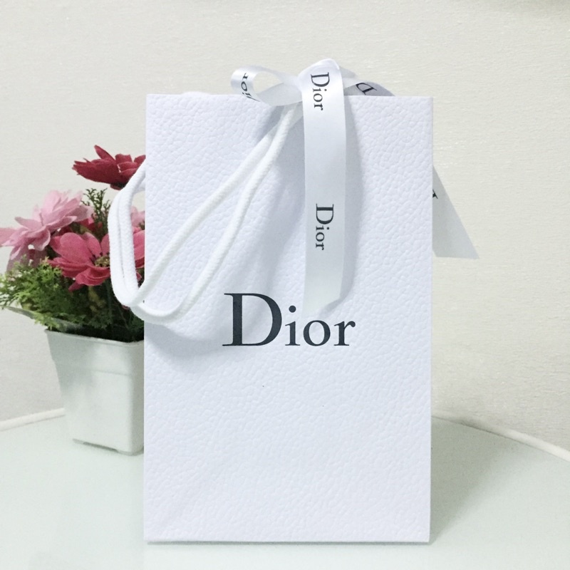 แท้💯 ถุง Dior สีขาว ถุงกระดาษใหม่กริบ ใส่น้ำหอม100Ml ได้ค่ะ | Shopee  Thailand