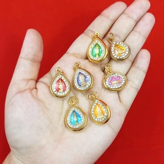 จี้พระประจำวันเกิดล้อมเพชร ขนาด 1.8x2.2 ซม เสริมดวงประจำวันเกิด สามารถใส่ได้ทุกโอกาส ใส่ได้กับสร้อยทุกแบบ รูปถ่ายจากสินค
