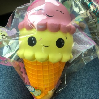 CUTE ICE CREAM CONE JUMBO SQUISHY 22CM