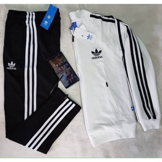 Set adidas 💯 มีสีขาวและสีดำ สินค้าถ่ายงานขายจริง สนใจทักแชทเลยจ้า