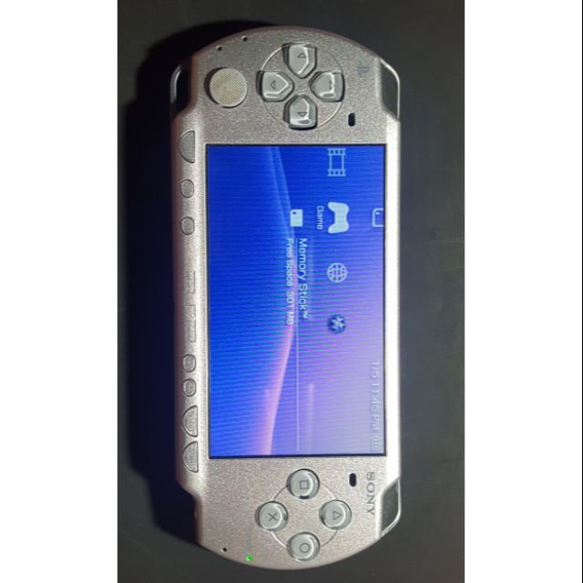เครื่องเกมส์ PSP รุ่น 2001  สภาพ 99 %