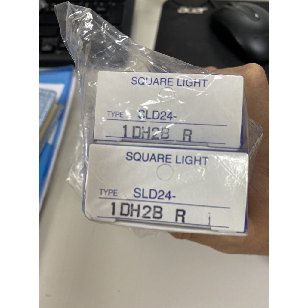 IDEC SQUARELIGHT    SLD24-1DH2B-R DC24V