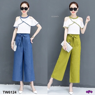 👗Pfashion [ส่งไว!!🚛] P6124 Set 2 ชิ้น เสื้อเว้าไห่ล+กางเกงขายาวผูกโบว์  Set of 2 pieces. Off-shoulder top + bo