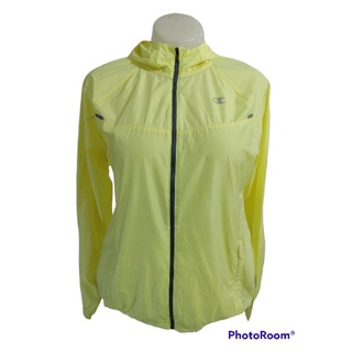 เสื้อคลุมกีฬาวิ่งแบรนด์ Champion PERFORMAX COOL CTRL (Womens)  Size S มือ2