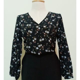 เสื้อแฟชั่นแขนยาวผ้าชีฟองลายดอกเล็กๆ