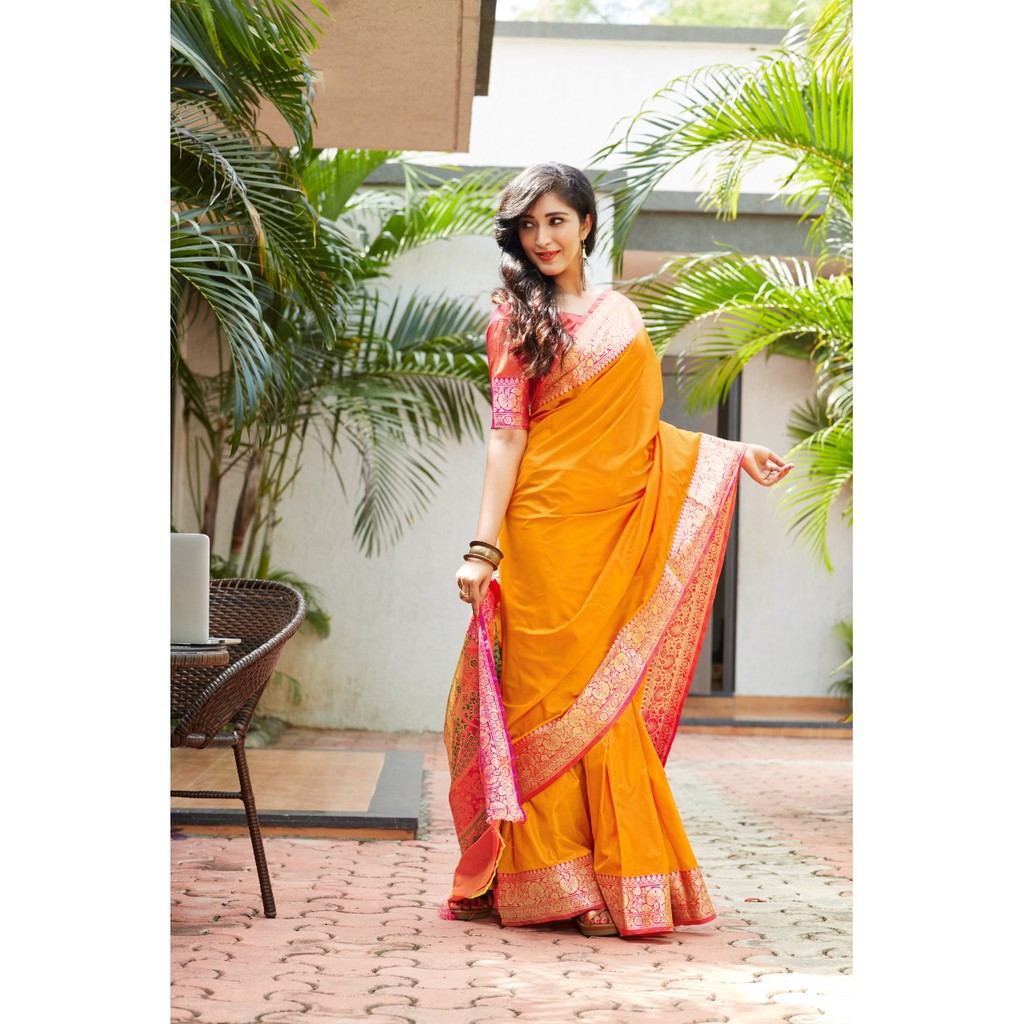 Saree ส่าหรี  Catlogue -  Kasturi silkg Saree Fabric Details - Soft Silk With Rich Pallu มี 4 สี Max