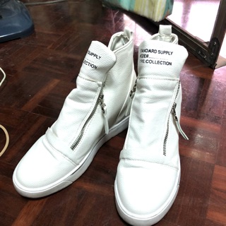 [มือ2] รองเท้าผ้าใบเสริมส้น 3 นิ้ว สีขาว size 39