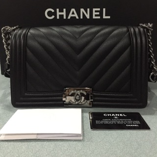 Used like very new chanel boy caviar 10"