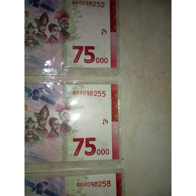 AAA Series + พลาสติก UNC เกรด BI ดั้งเดิม Rp. แผ่นละ 90,000