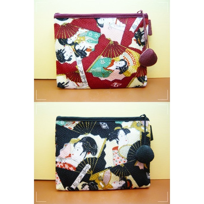 (Clearance Sale) mini กระเป๋าใส่เงินสไตล์ญี่ปุ่น ลายตุ๊กตาญี่ปุ่น ทำจากผ้าไหมญี่ปุ่น กระเป๋า มี 1 ช่อง มี 2 สี คือ สีแดง