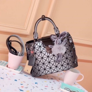 กระเป๋า David jones แท้ รุ่นขายดี สุดฮิต แถมพวงกุญแจ DV Bunny สีเทา ผู้หญิง