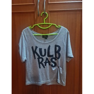 เสื้อยืดมือสองสภาพเหมือนใหม่