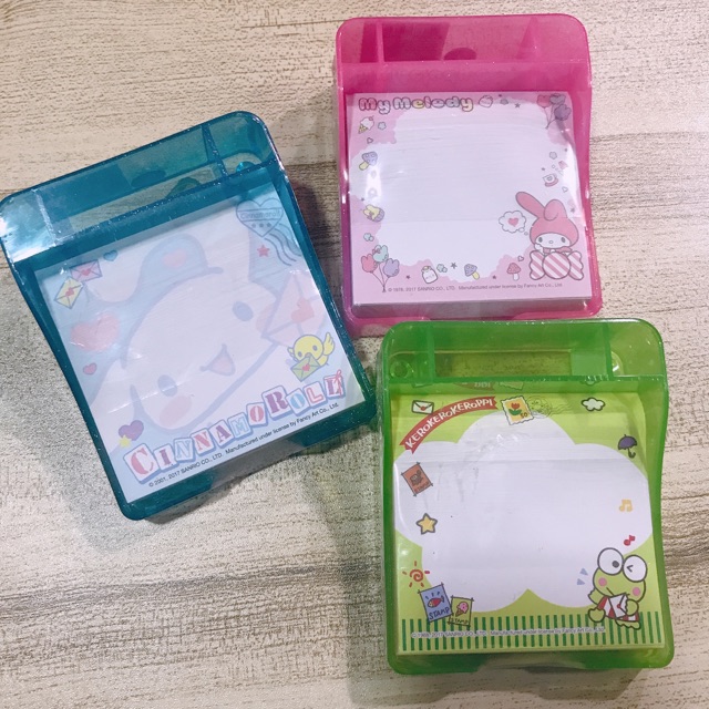 Notepad กระดาษโน้ต Sanrio ลิขสิทธิ์แท้ พร้อมถาดวาง ถาดวางปากกา กระดาษน่ารัก ที่วางปากกา