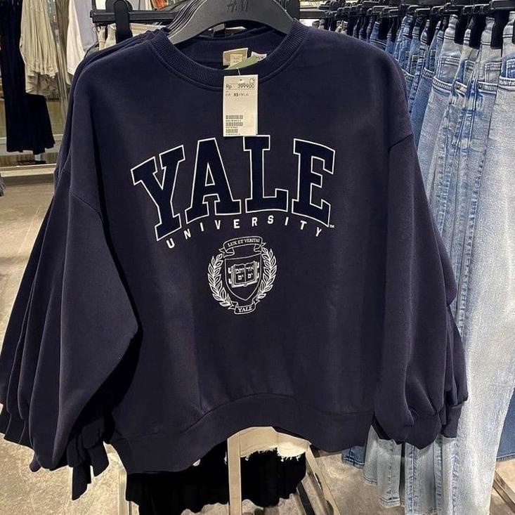 สุดฮิต! เสื้อสเวตเตอร์ผู้หญิง YALE OBLONG | เสื้อสเวตเตอร์ คอกลม