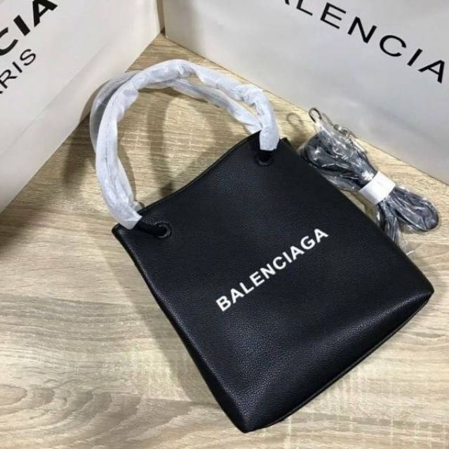 Balenciaga Shopping Bag 8 นิ้ว