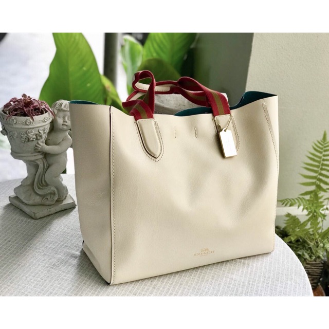 large derby tote