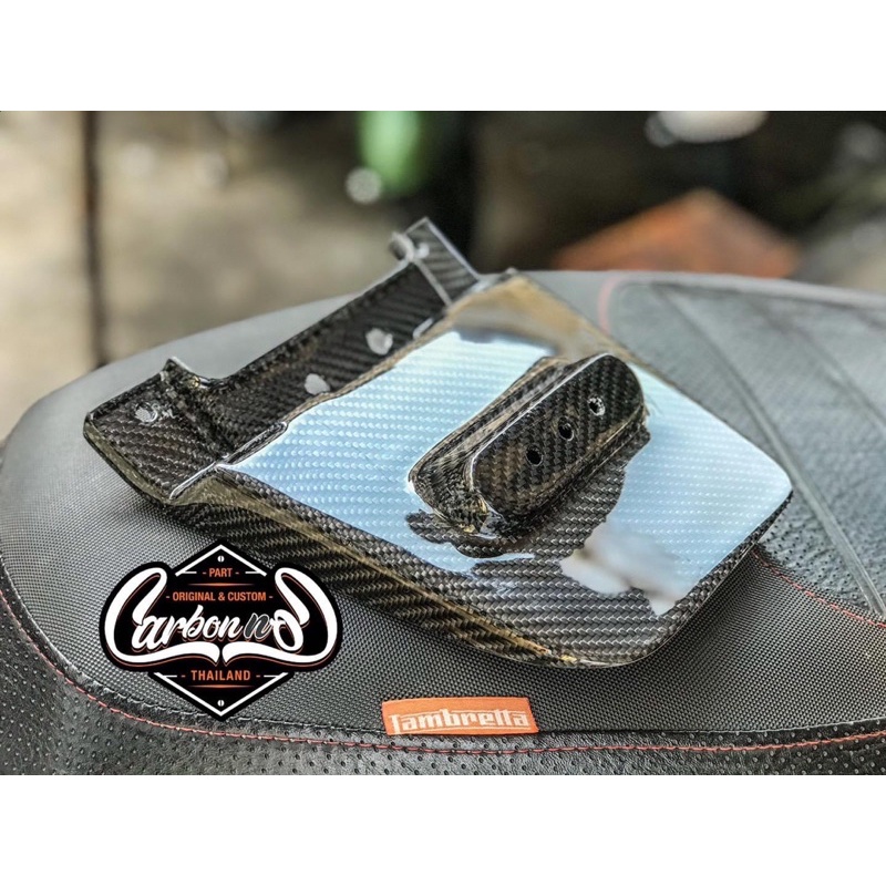 Lambretta V125 V200 บังโคลนท้ายสั้น เพียวคาร์บอน ผ้าลาย Twin italy
