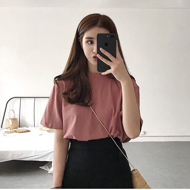 เสื้อยืด T-shirt เทรนฮิดสไตล์เกาหลี แฟชั่นunisex ผู้หญิงและคุณผู้ชาย พร้อมส่ง
