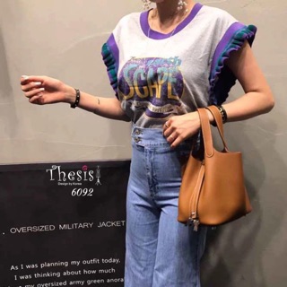 เสื้อยืดสกรีนคอกลมต่อแขนระบายผ้สknit