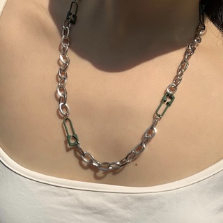 GREEN FALL S925/สร้อยเงินแต่งเข็มกลัดสีเขียว