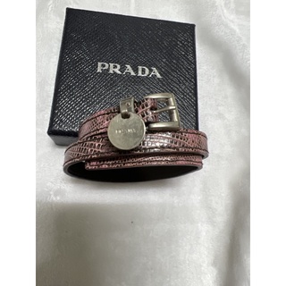 สายรัดข้อมือ Prada  มือสอง สภาพดี