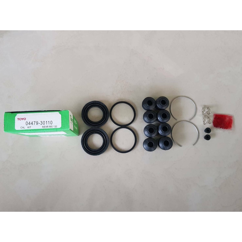 ชุดซ่อมยางดิสเบรคหลัง TOYOTA CROWN MS132 ยี่ห้อ TOYO JAPAN ชุดละ 350บาท