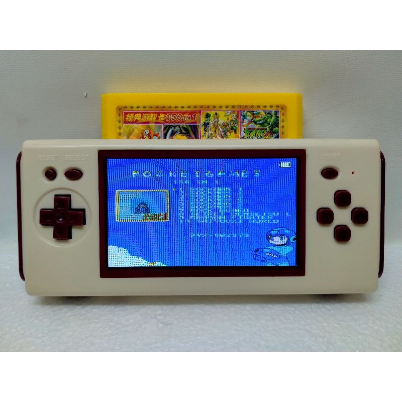 Famicom Portable  Mobile เครื่อง พกพา และต่อออกทีวีได้ ระบบHDMI พร้อมจอยไรสาย 2 จอย แบตในตัวชาร์จได้ ครบกล่องพร้อมคู่มือ