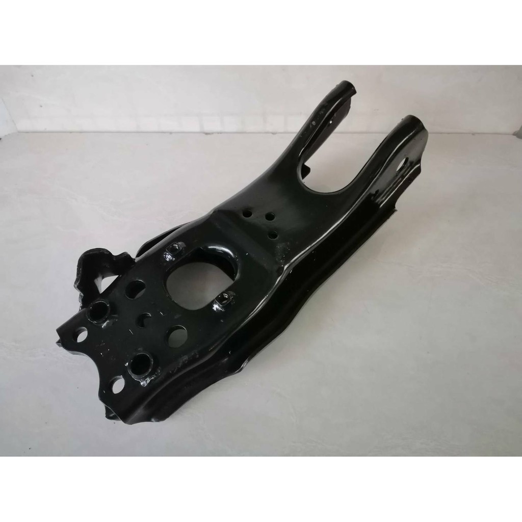 ปีกนกล่าง  TOYOTA  MIGHTY-X,LN85,LN90,TIGER .D4D,4×2  ข้างLH(ซ้าย) ราคาตัวละ850บาท